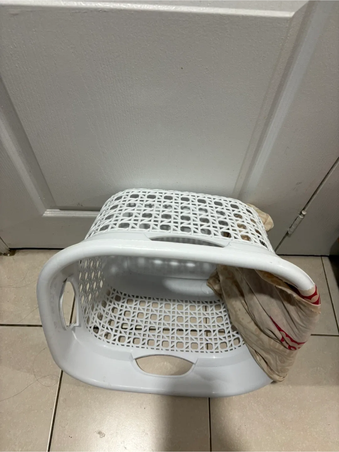 Plastica White Laundry Basket - check pics image indicator(3)
