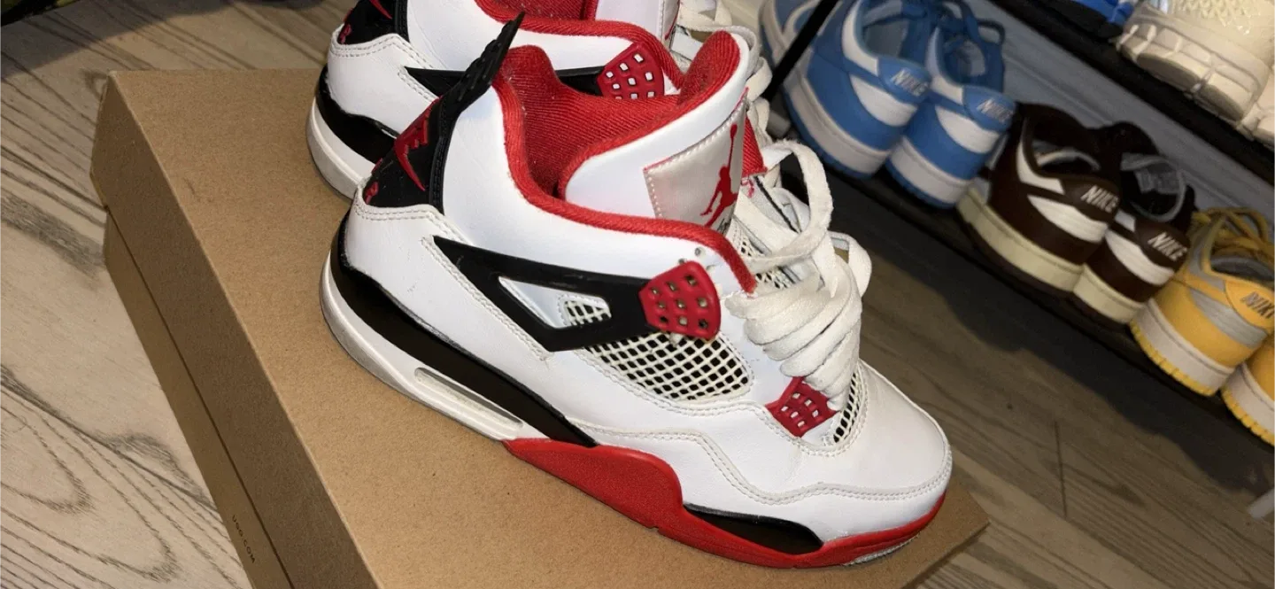 Nike Air Jordan 4 - Fire Red