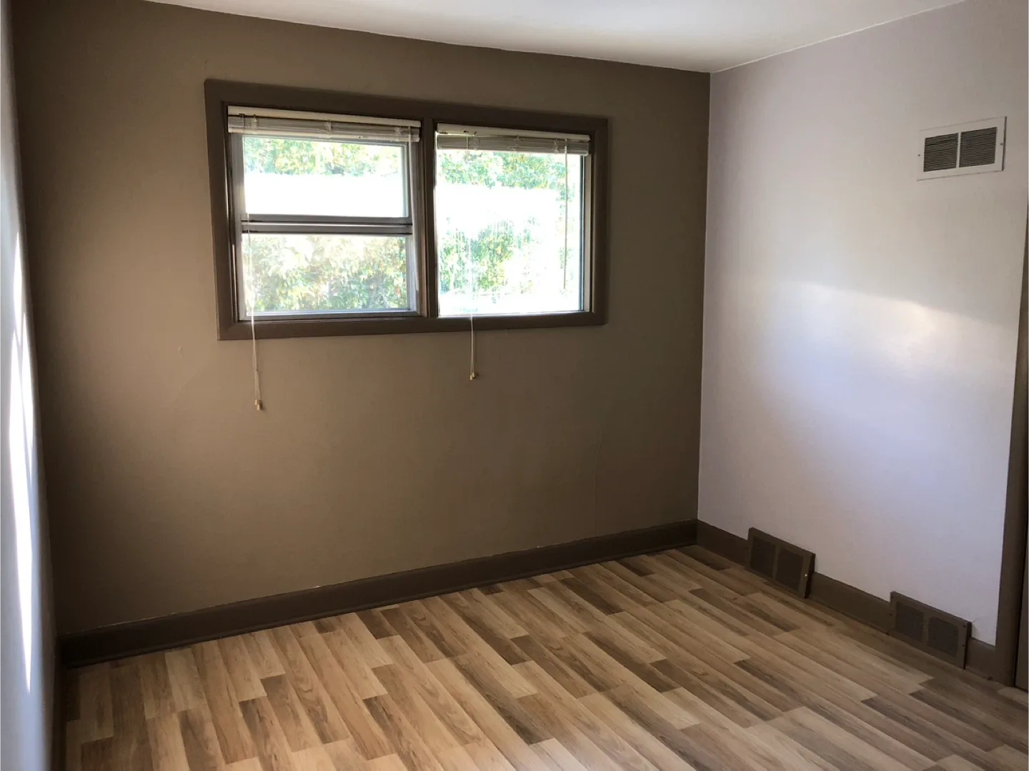 3 BR Upper Duplex for RENT image indicator(9)