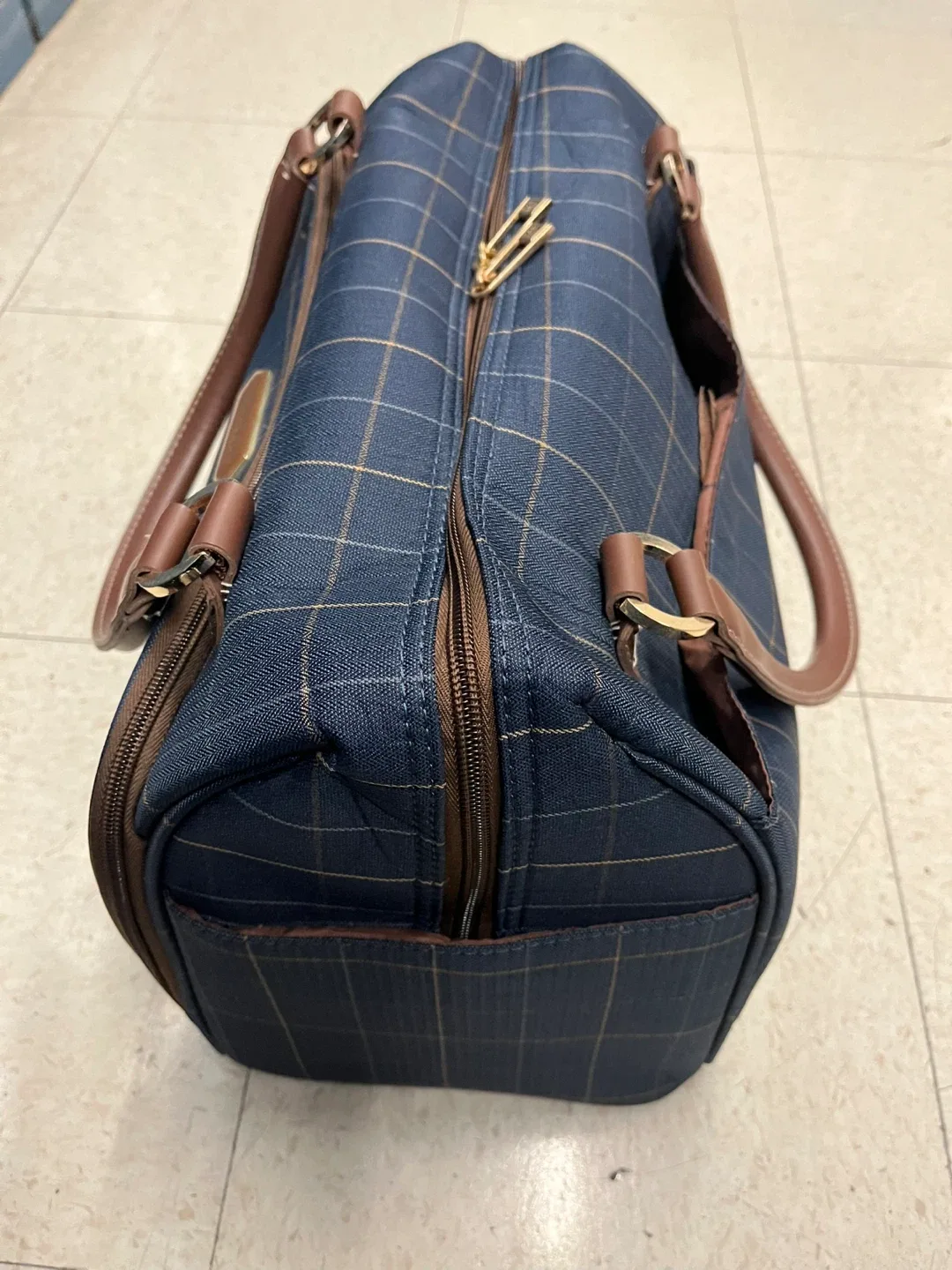 London Fog Plaid Duffle Bag image indicator(5)