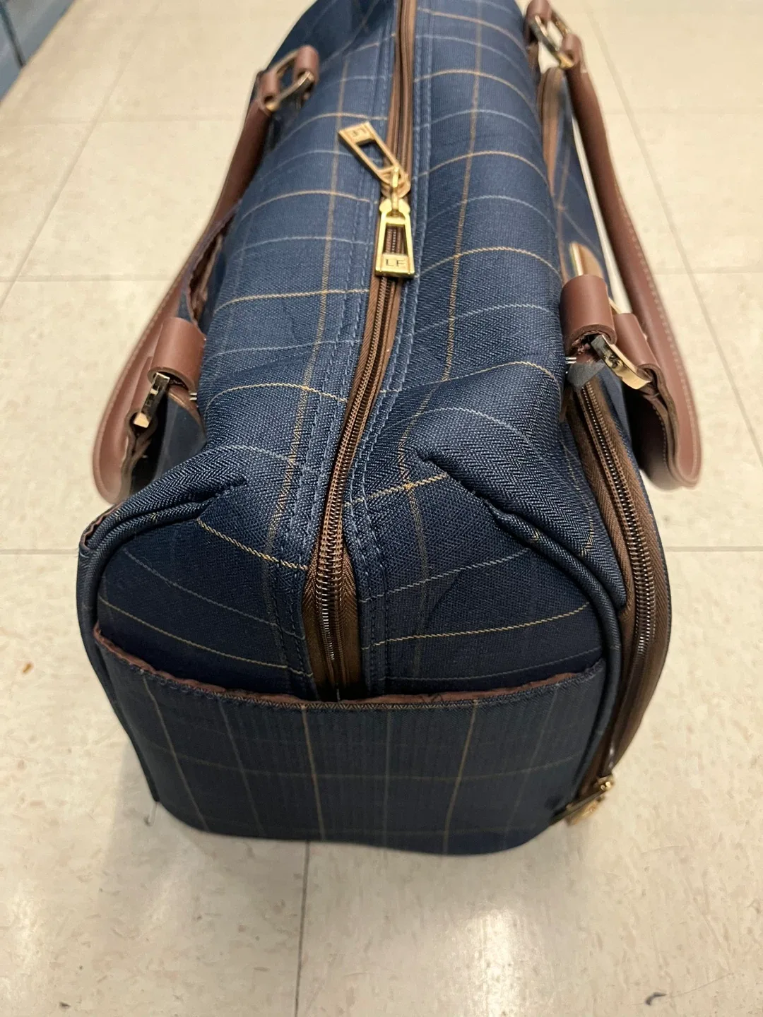 London Fog Plaid Duffle Bag image indicator(4)