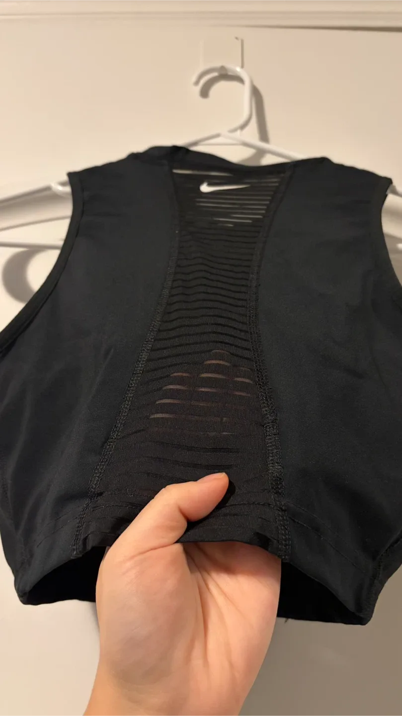 Nike Black Sleeveless Training Top Size S image indicator(4)
