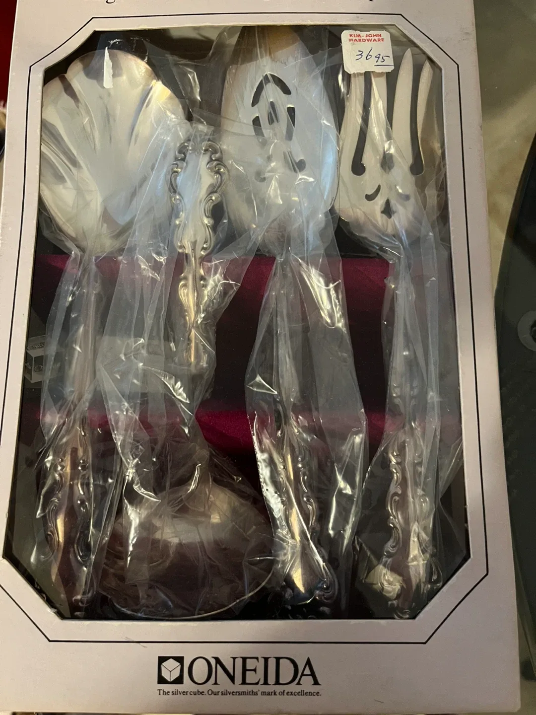 Oneida Argentiere 1881 Rogers Silverplate Set image indicator(2)