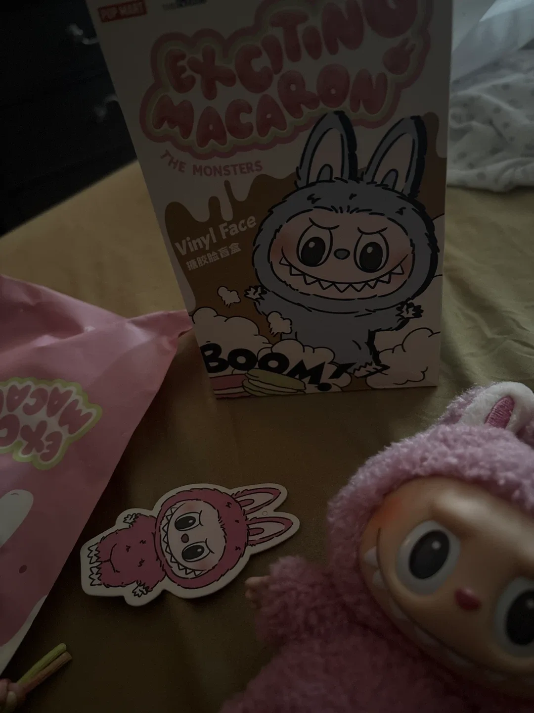 Pop Mart Exciting Macaron The Monsters Vinyl Face image indicator(2)