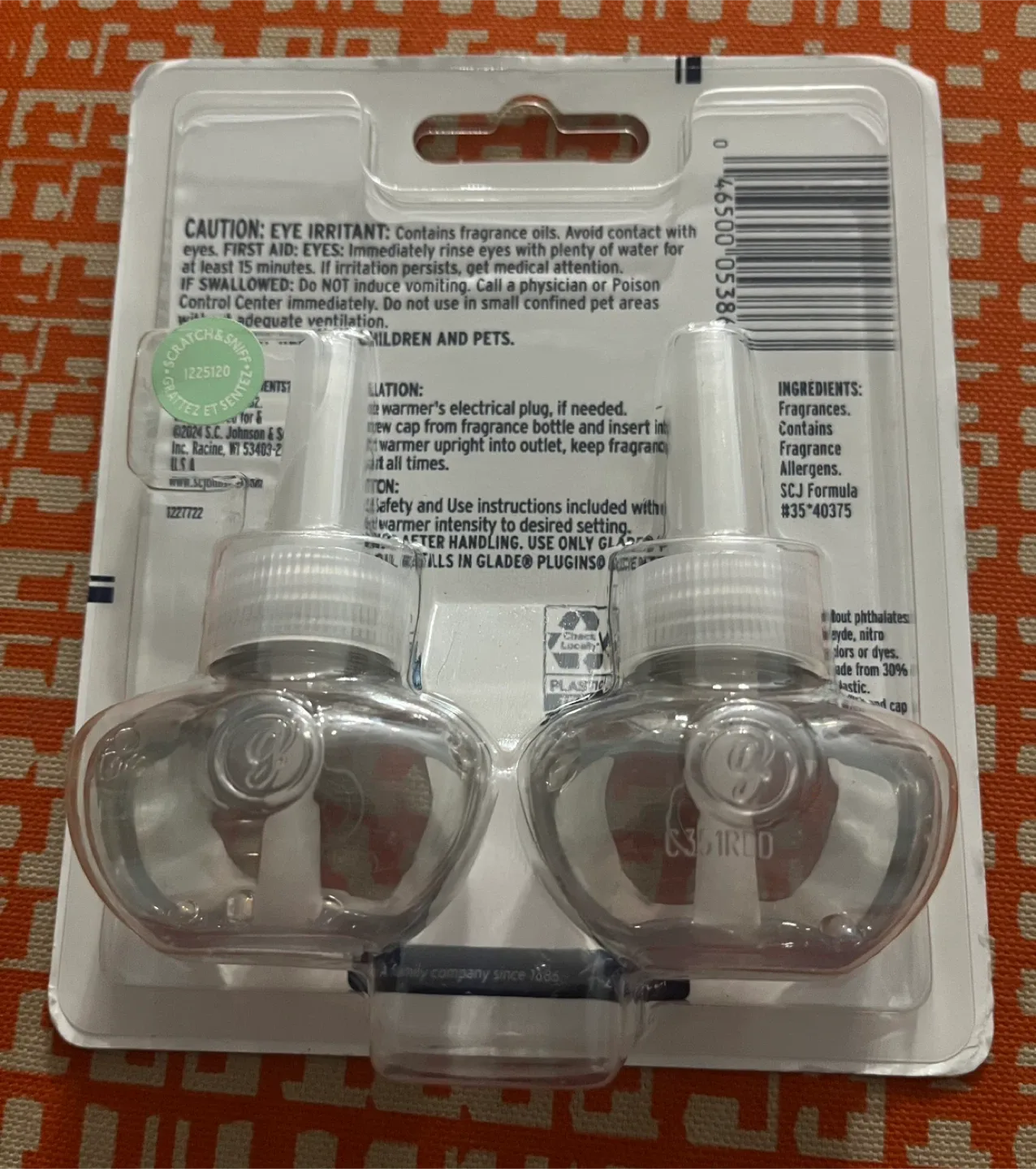 Glade PlugIns Scented Oil Dewdrop Petals 2 Refills image indicator(2)