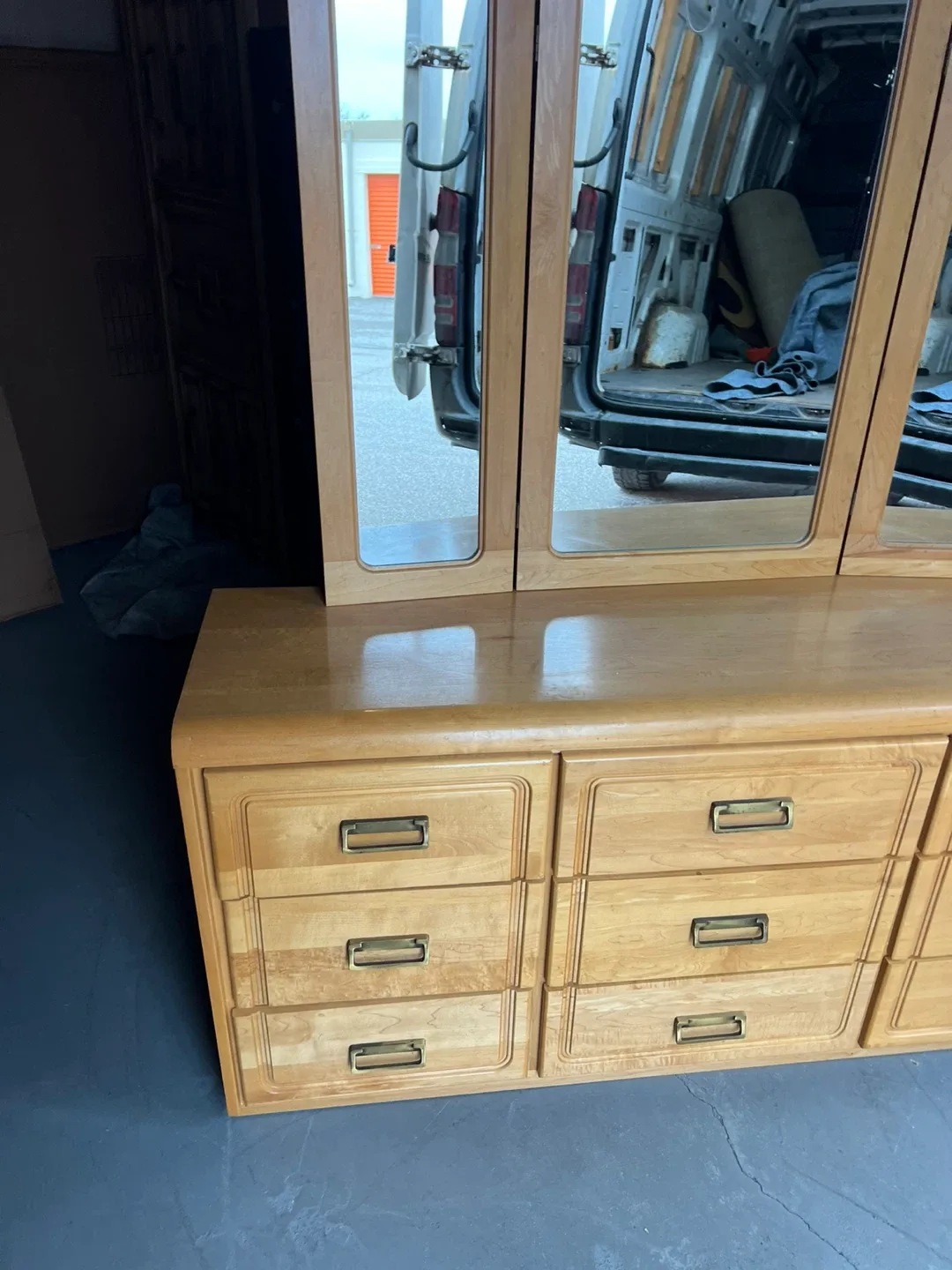 Free delivery used beautiful Wooden Dresser with Mirror image indicator(3)