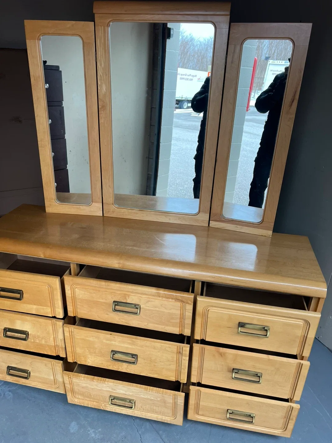 Free delivery used beautiful Wooden Dresser with Mirror image indicator(6)