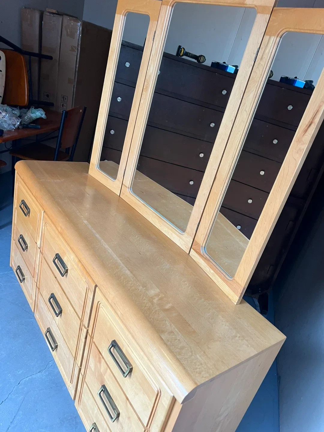 Free delivery used beautiful Wooden Dresser with Mirror image indicator(5)