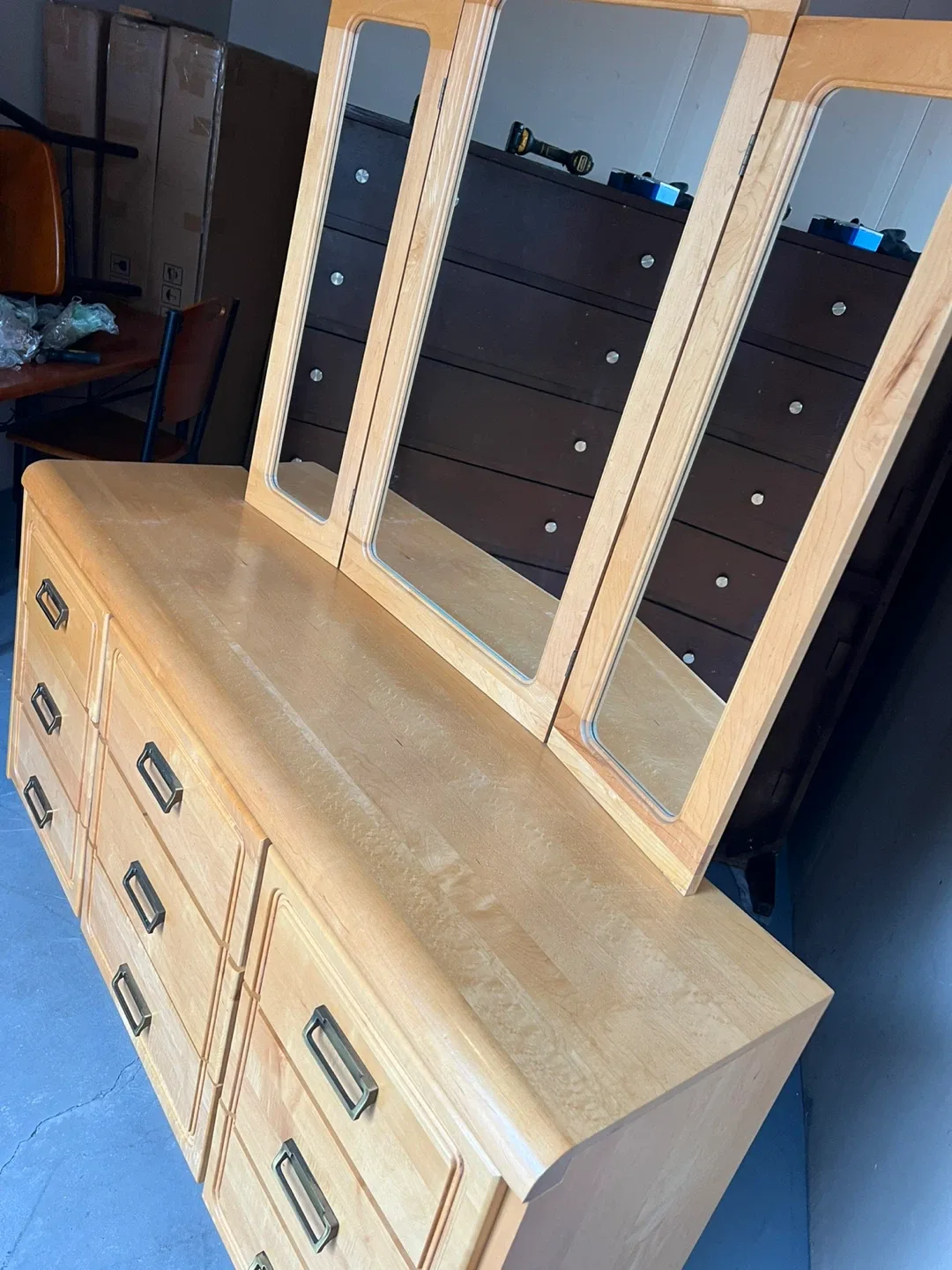 Free delivery used beautiful Wooden Dresser with Mirror image indicator(2)