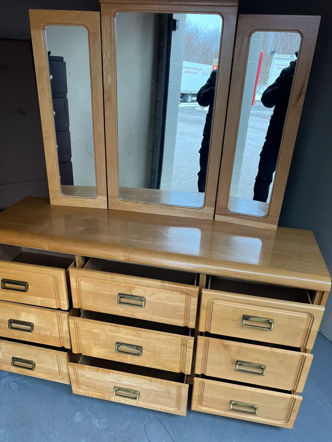 Free delivery used beautiful Wooden Dresser with Mirror image indicator(8)