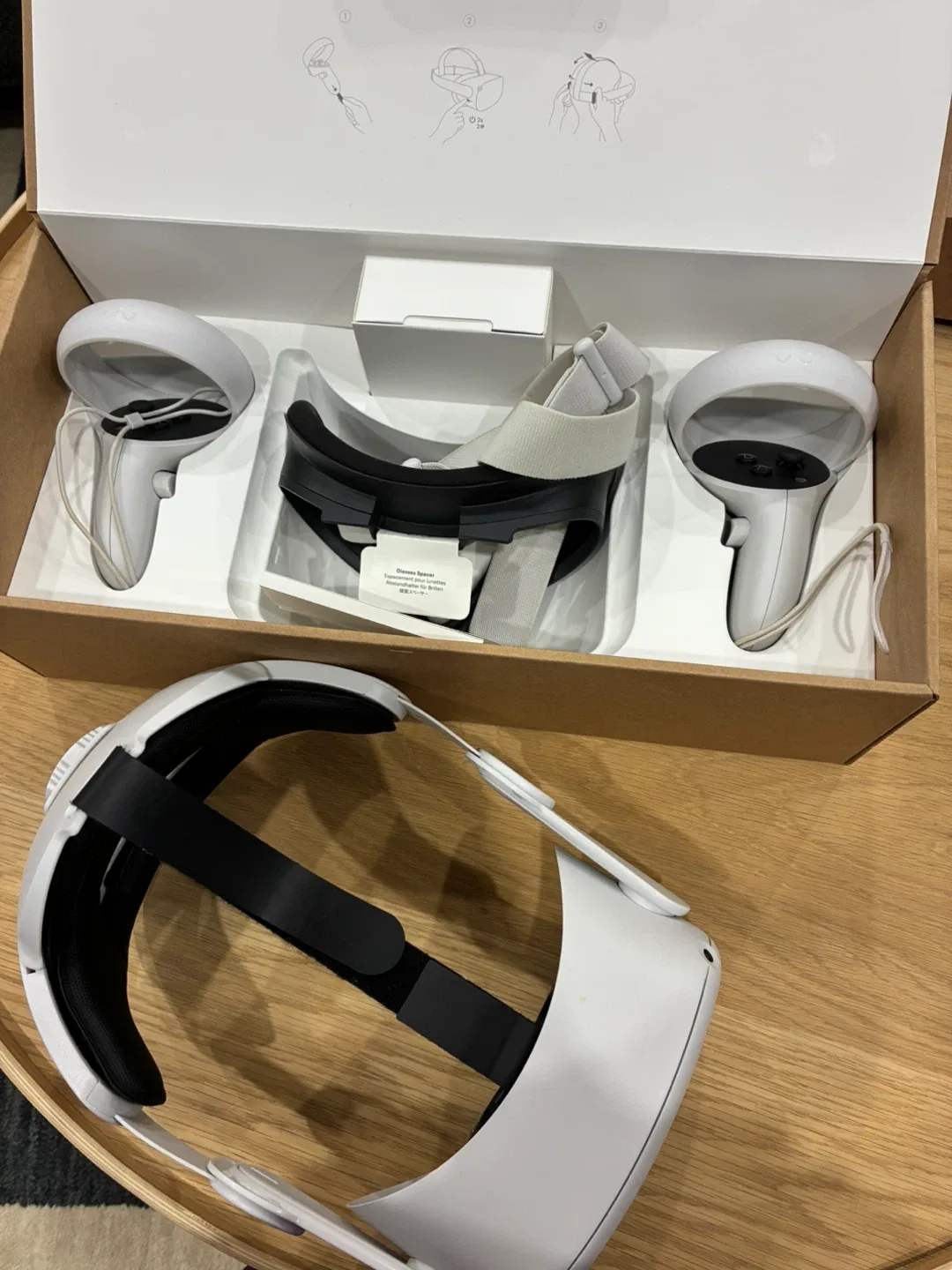 Meta Quest 2 VR Headset - 128GB + adjustable comfort strap image indicator(3)