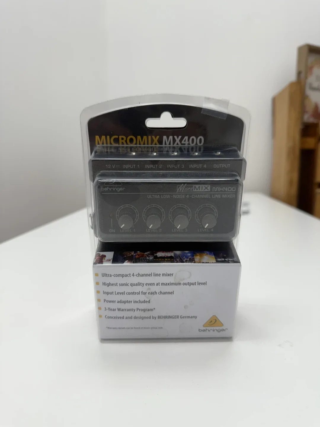 Behringer MicroMix MX400 4-Channel Line Mixer - New image indicator(2)