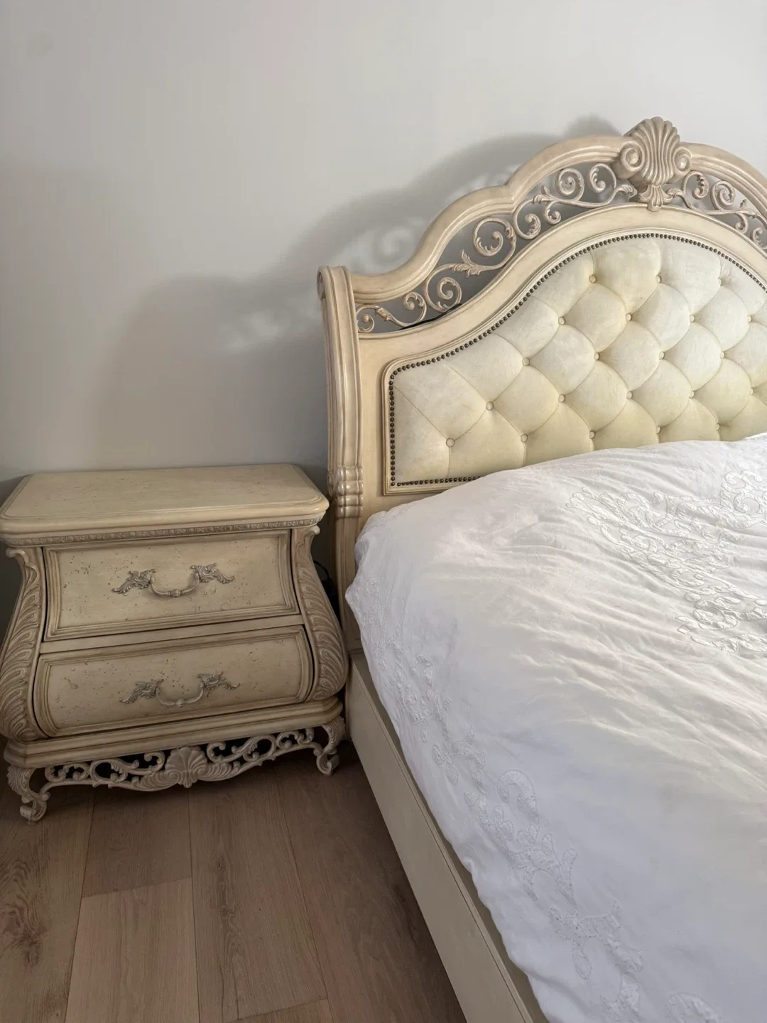 Antique Style king Bed and nightstand