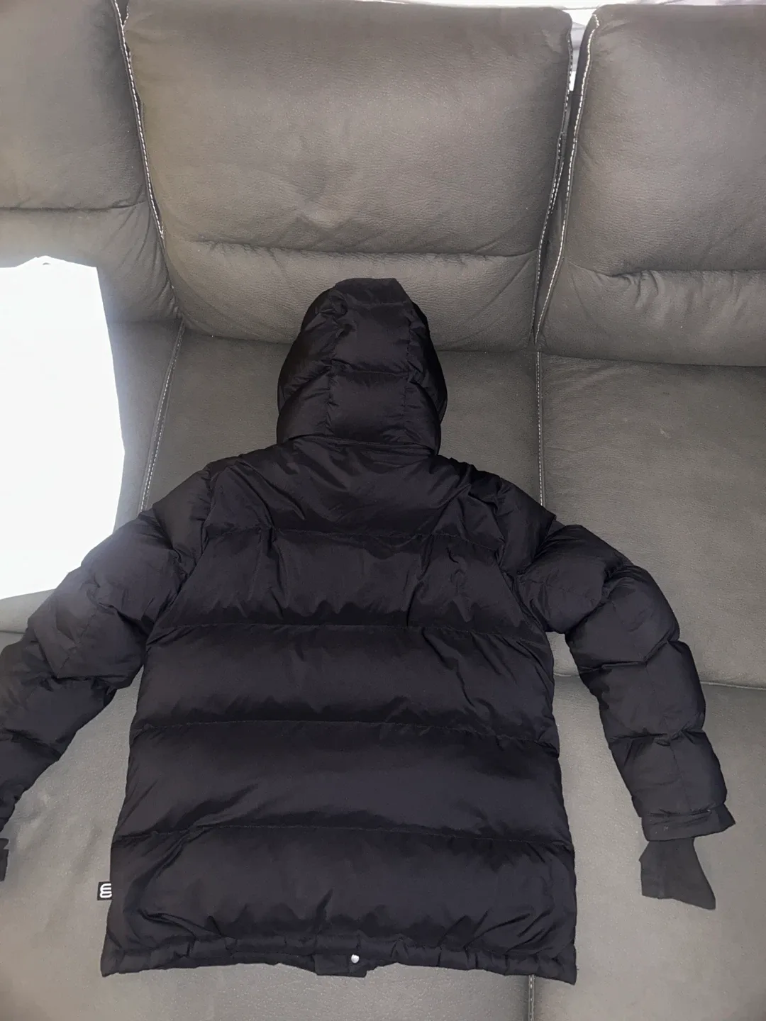 Aritzia Original Super Puff Jacket image indicator(2)