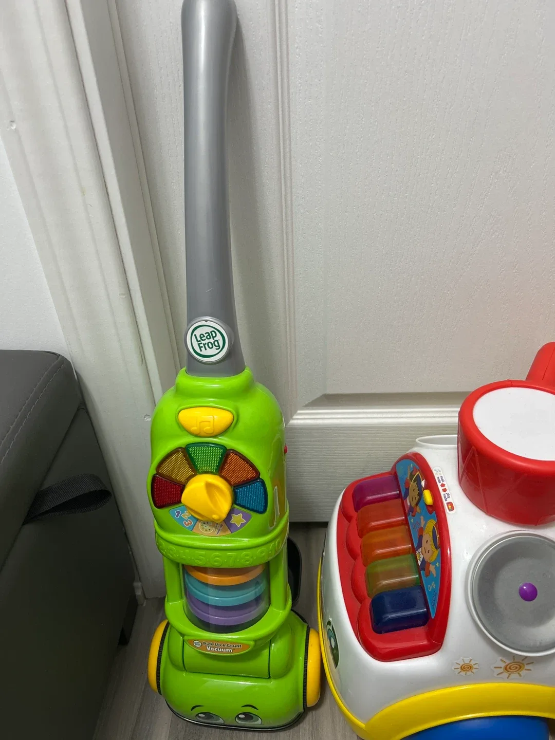 Fisher-Price 3-in-1 Spin & Sort Activity Center image indicator(2)