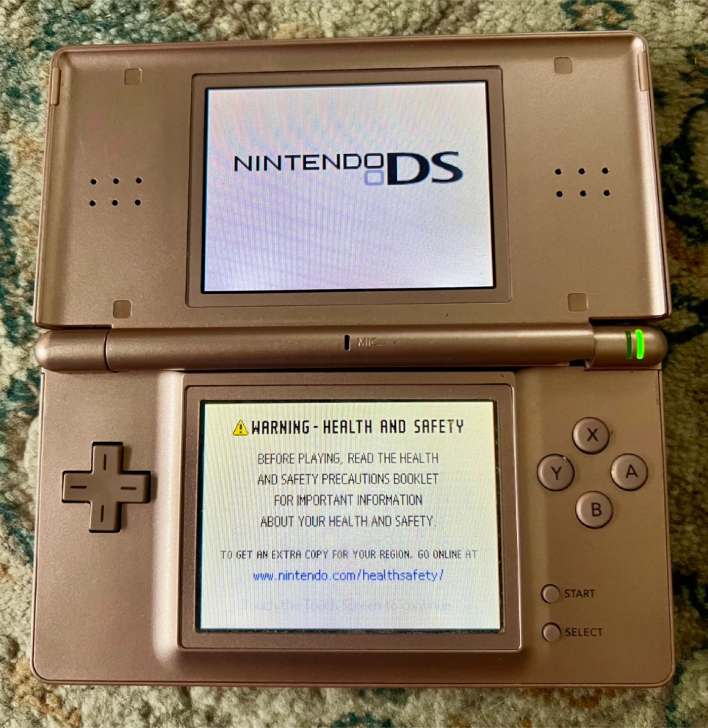 Nintendo DS Lite - Rose Gold with Charger🥕 - photo 3