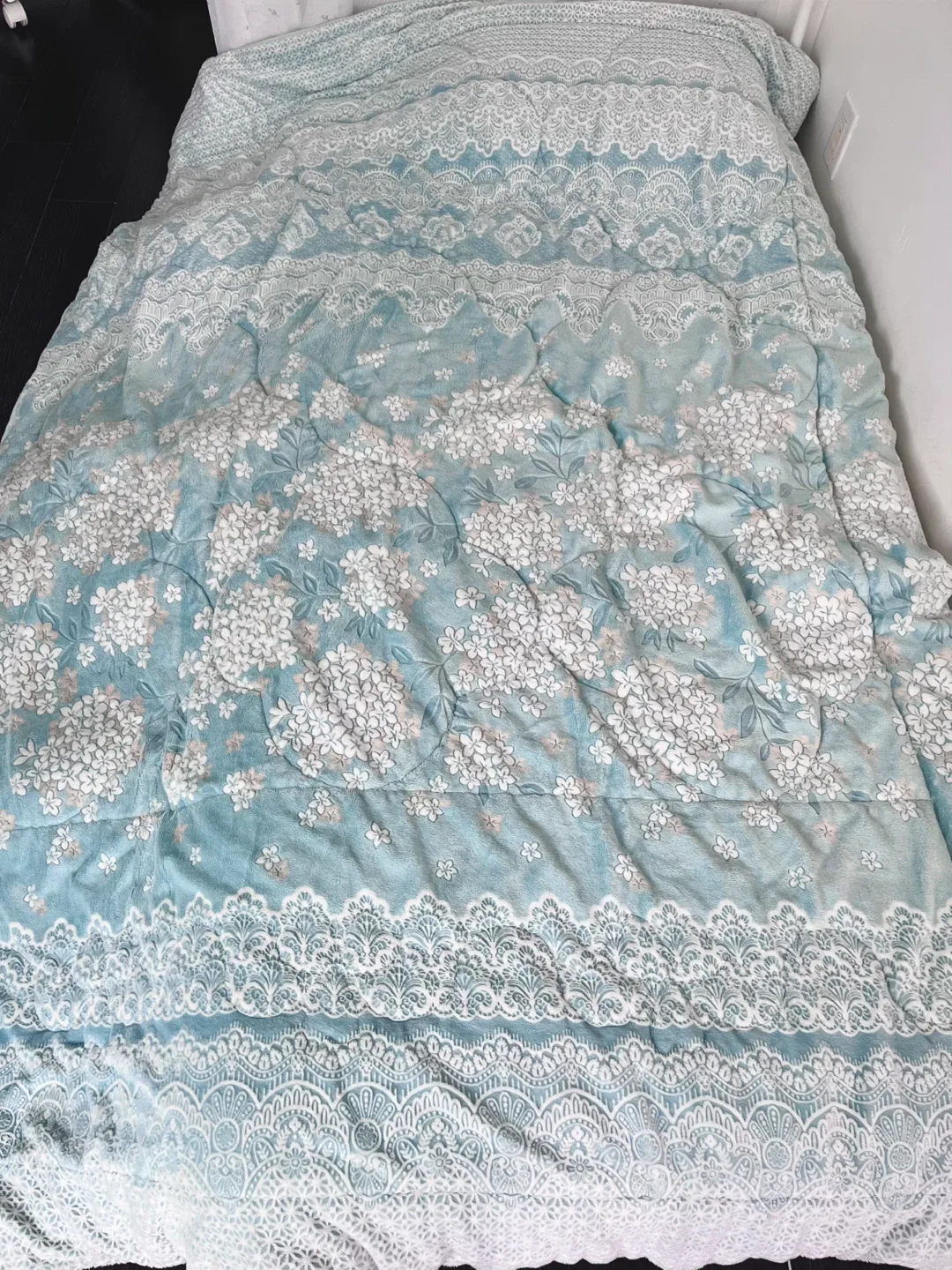 Microfiber Winter Duvet + Pillow Cover Set (210 x 160 cm) image indicator(3)