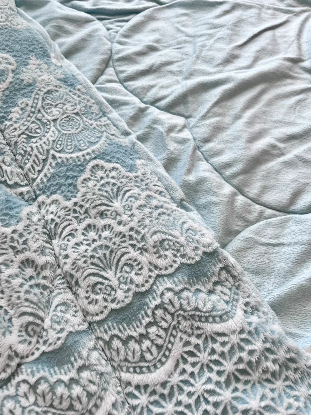 Microfiber Winter Duvet + Pillow Cover Set (210 x 160 cm) image indicator(2)