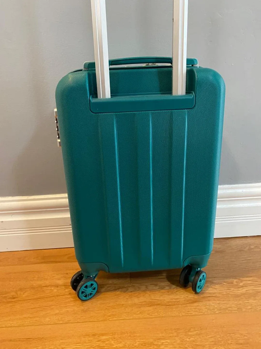 Teal Carry-On Suitcase image indicator(3)