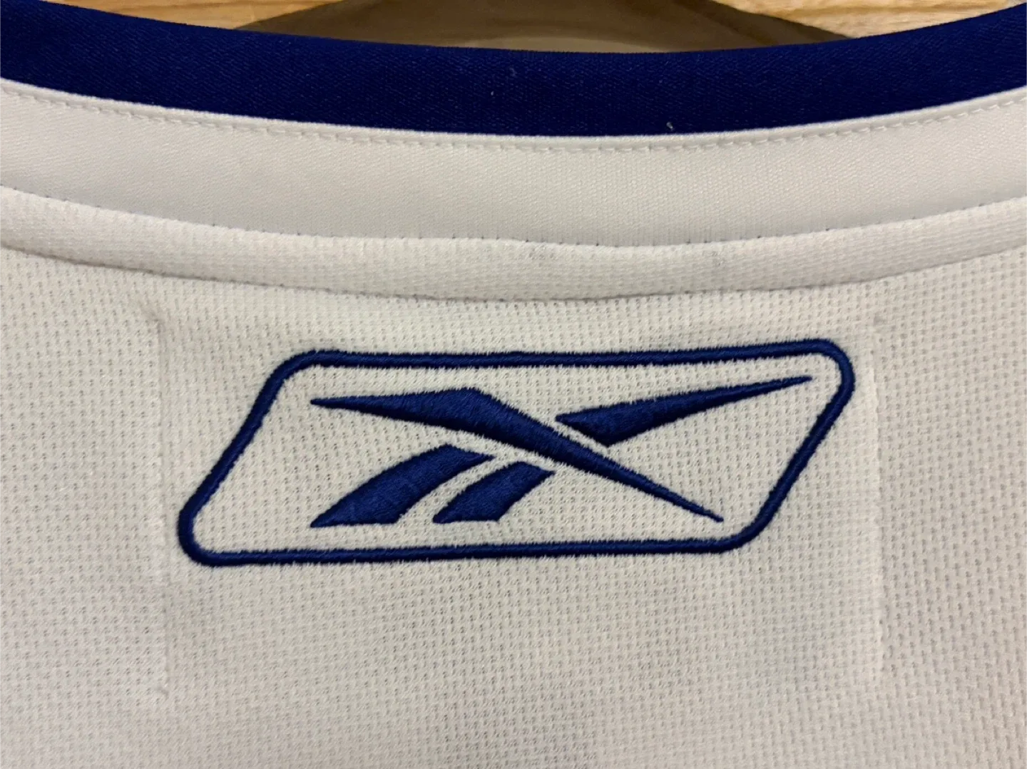 Authentic Reebok Vancouver Canucks White Orca Jersey Size XXL image indicator(6)