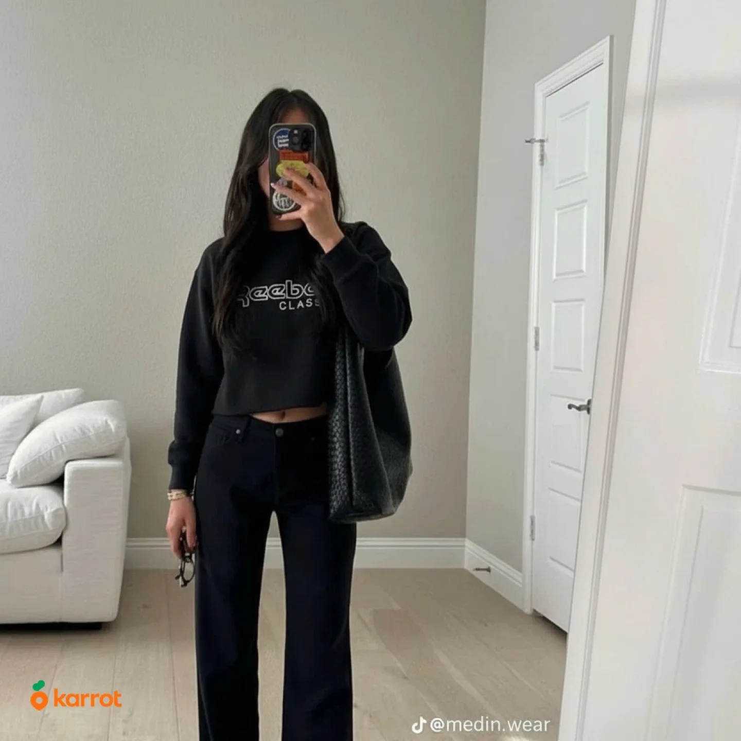 Reebok Classic Black Cropped Sweatshirt