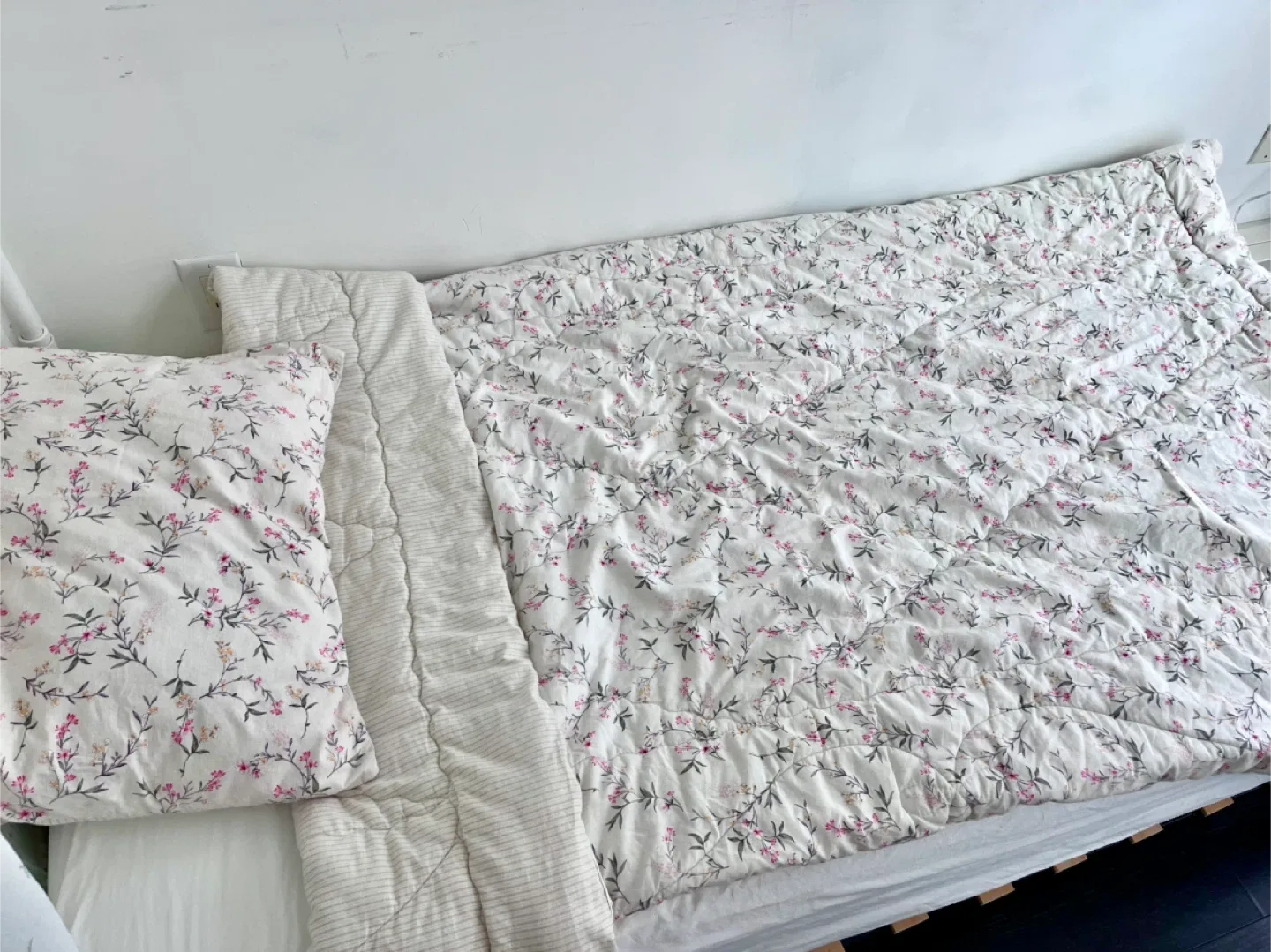 Lightweight Comforter + Pillowcase Set (Spring/Fall)