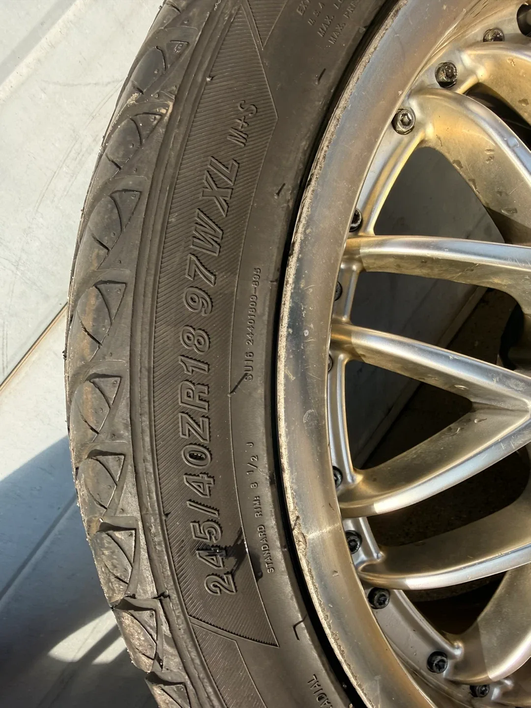 Tourador Winter Pro Max 245/40ZR18 Tires image indicator(2)