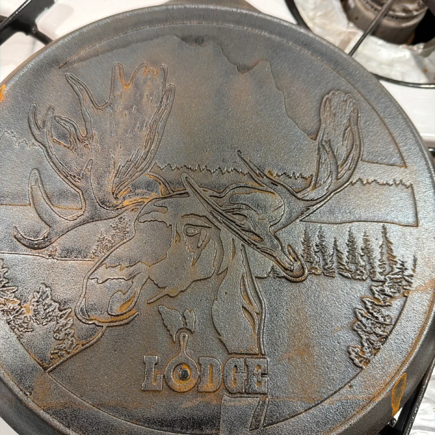 Lodge Cast Iron Griddle with Moose Design image indicator(4)