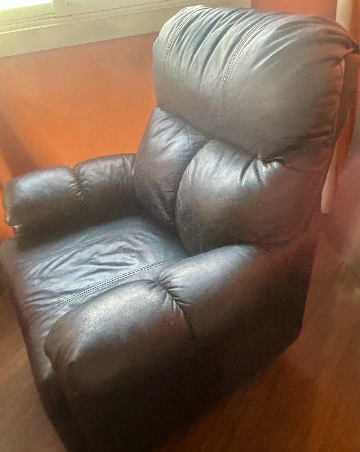 Black Leather Recliner Chair - photo 2