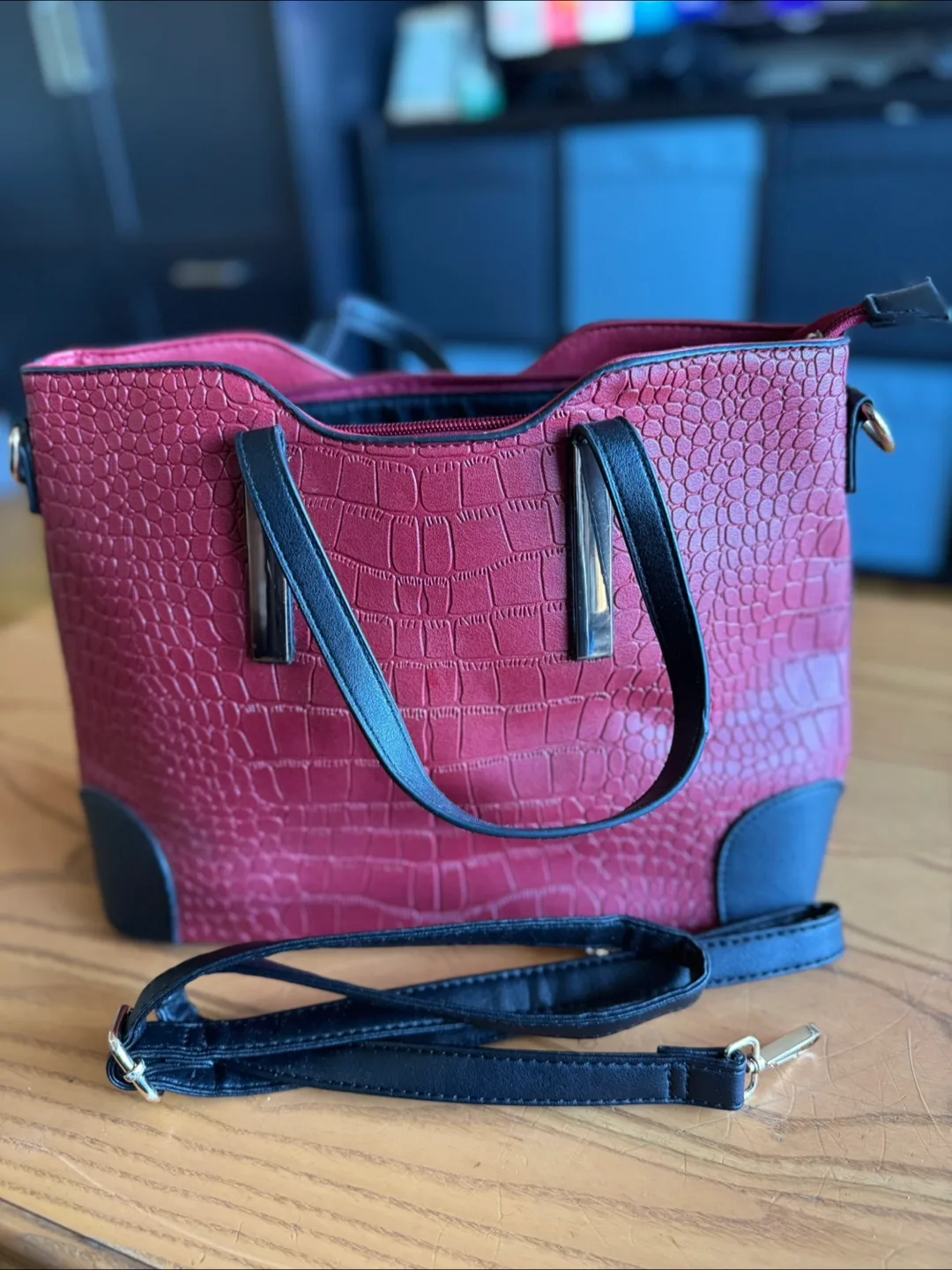 Women Handbag image indicator(2)