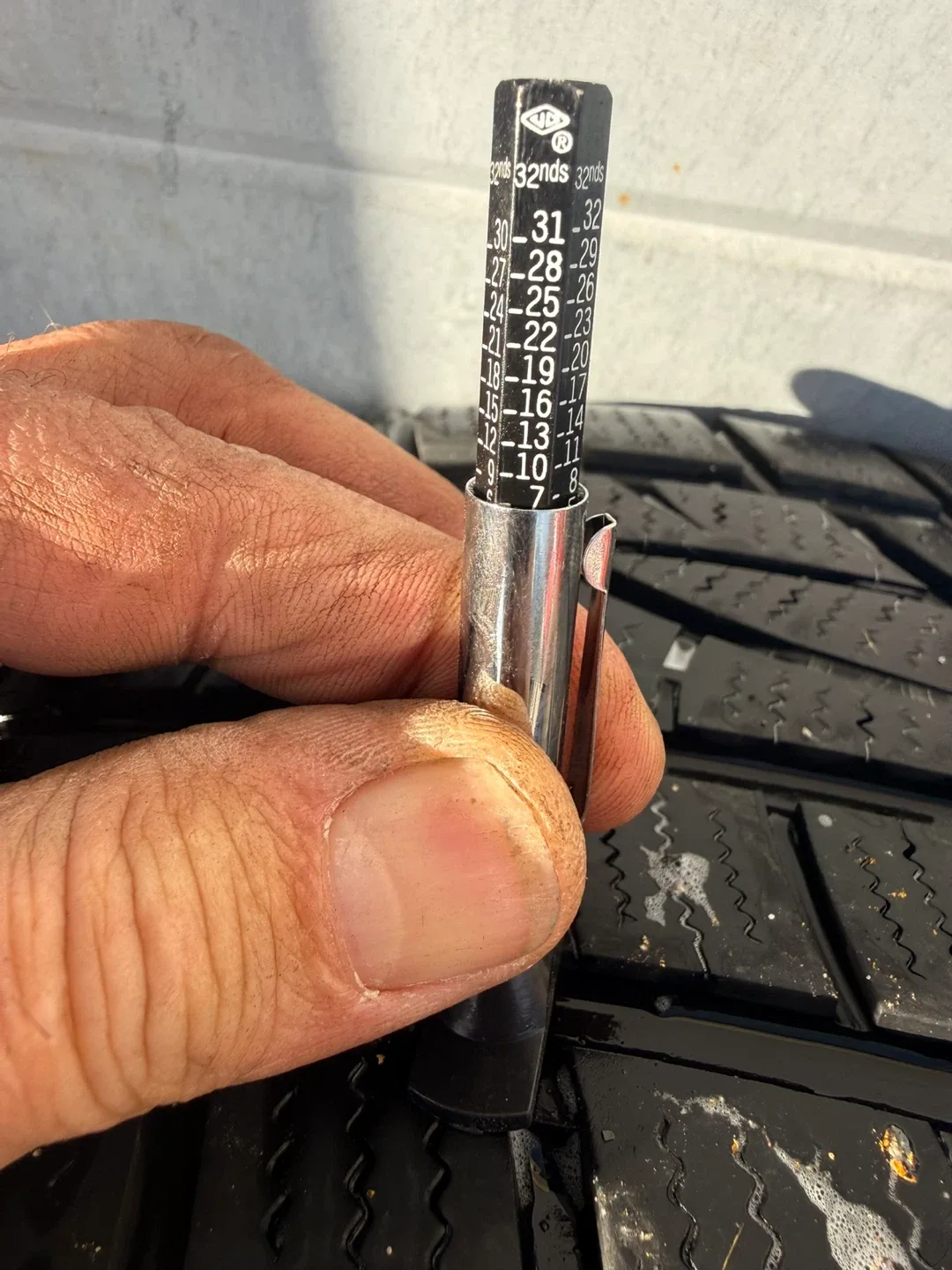 Hankook Winter i*cept evo 245/50R18 Tires - Set of 4 image indicator(6)