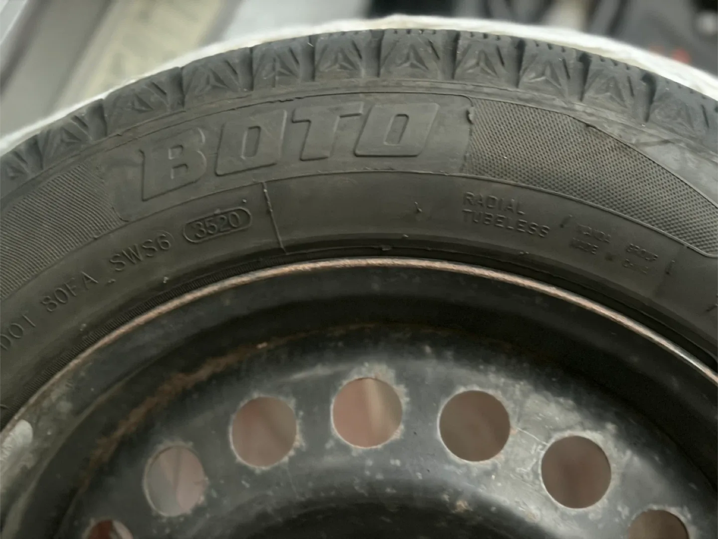 Boto 205/55R16 Winter Tire image indicator(3)