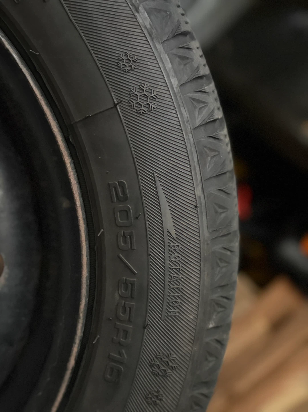 Boto 205/55R16 Winter Tire - photo 4