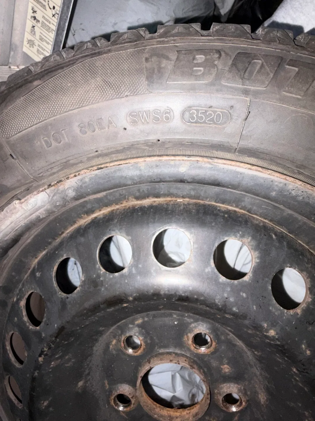 Boto 205/55R16 Winter Tire image indicator(7)
