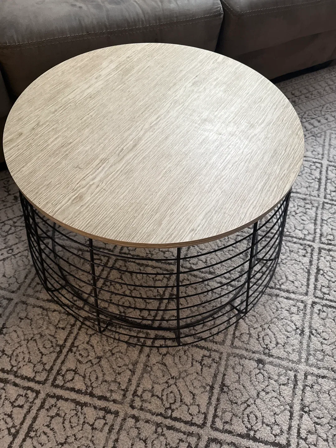 Round Wood Coffee Table image indicator(3)