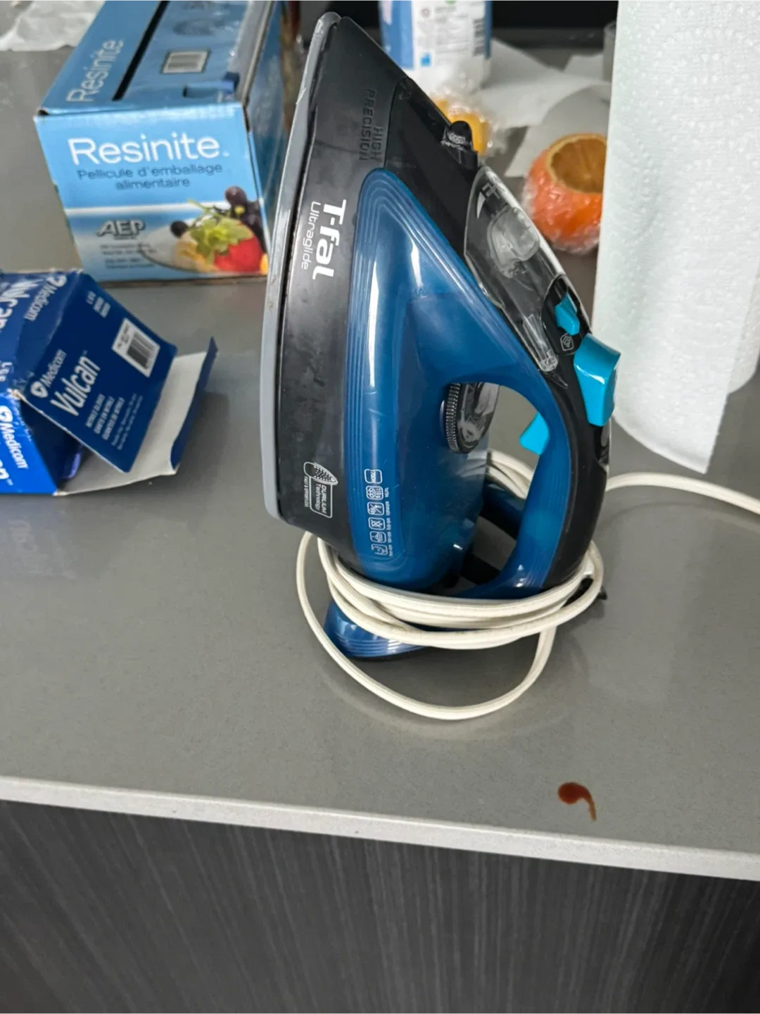 T-Fal Ultraglide Iron - Blue image indicator(2)