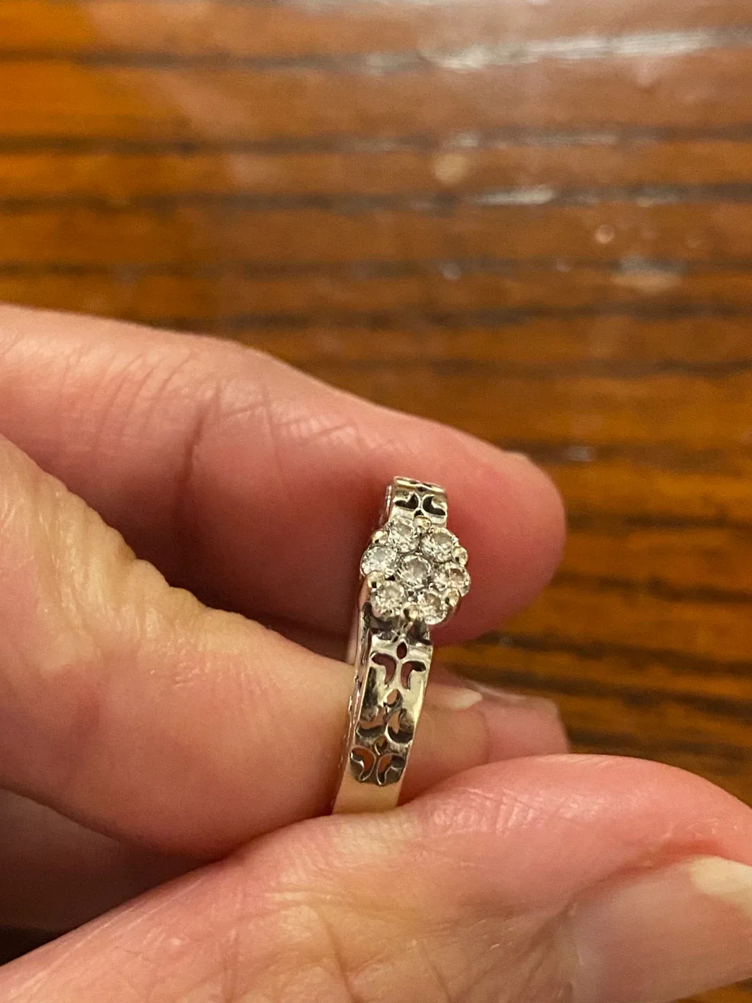 Gold diamond ring. image indicator(2)