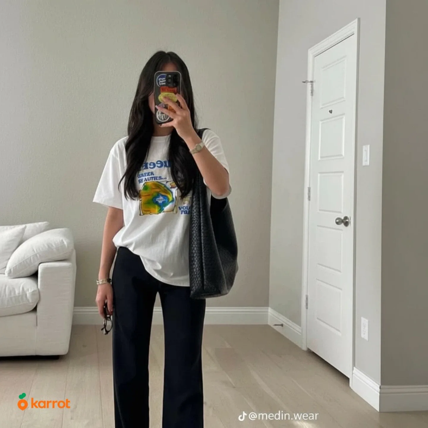 White Graphic Tee - Size L