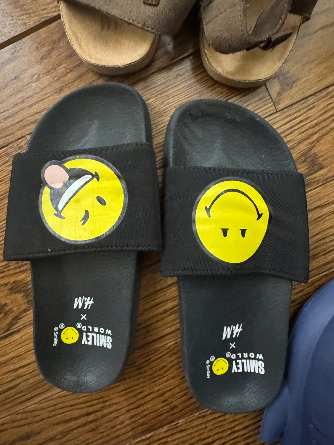 H&M and Waikiki kids shoes image indicator(4)