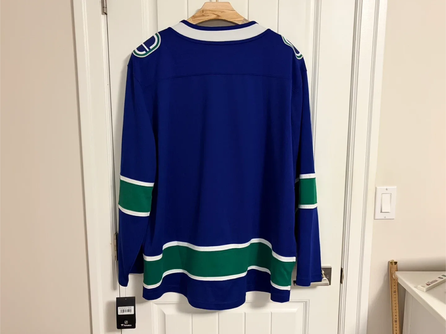 BNWT Authentic Fanatics Vancouver Canucks Jersey Size XXL 2XL image indicator(4)