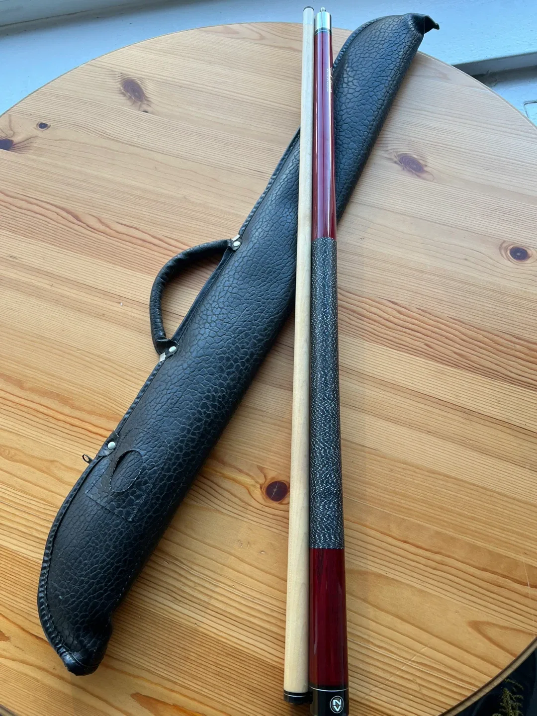 Custom Billiard/Pool Cue Stick with Case - MOVING OUT SALE ✈️✈️ image indicator(5)