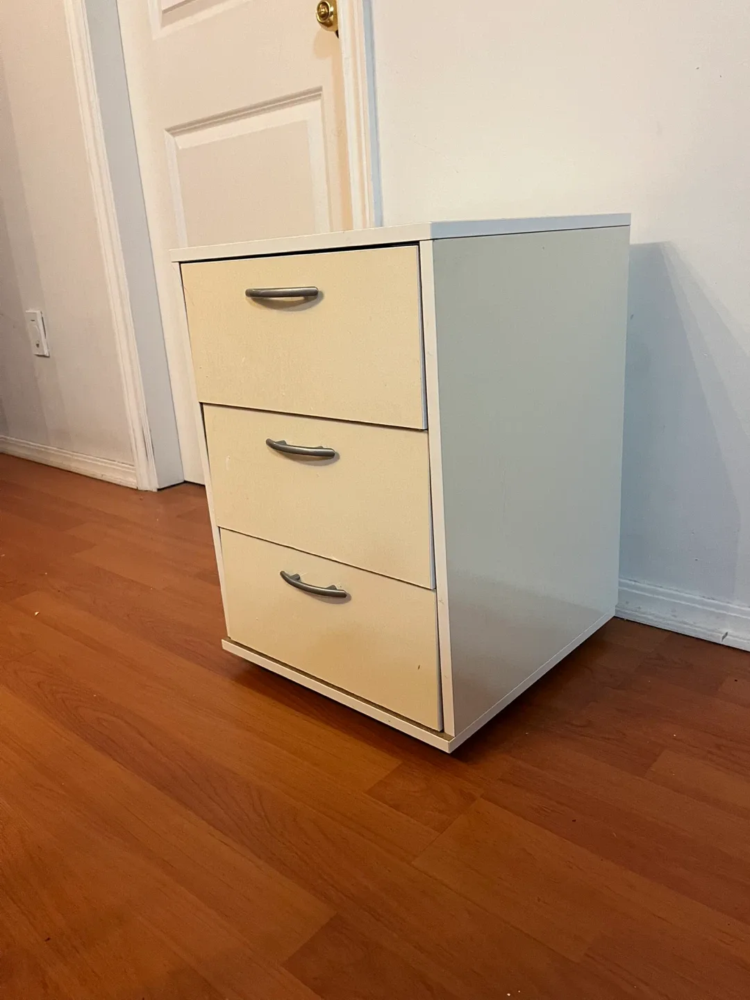 3-Drawer Cream night stand