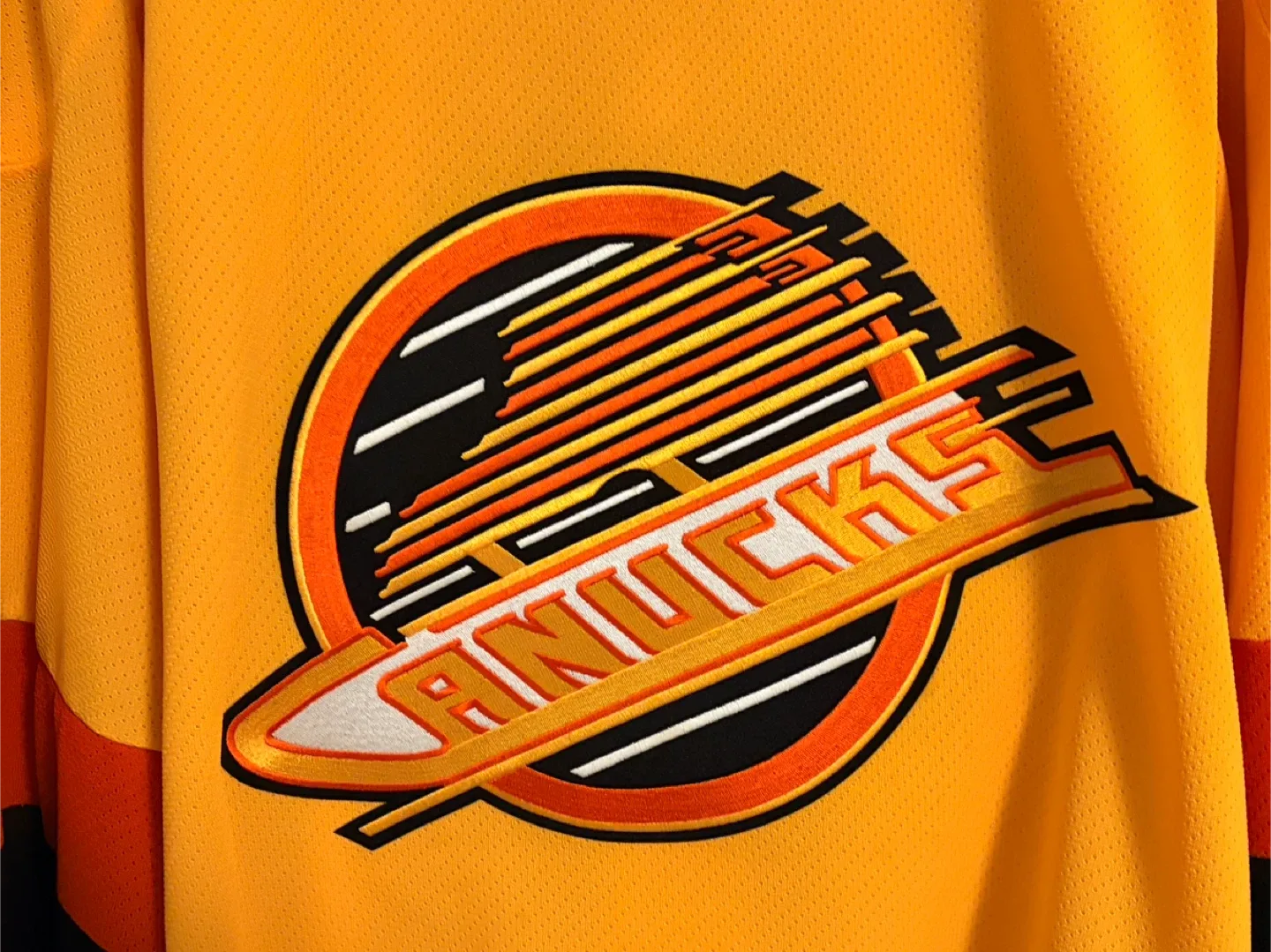 Authentic Vintage CCM Vancouver Canucks “Sunflower” Jersey Large image indicator(2)