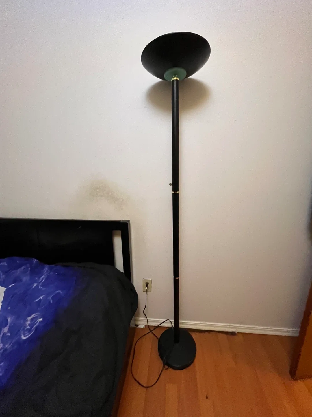 Black Floor Lamp image indicator(4)