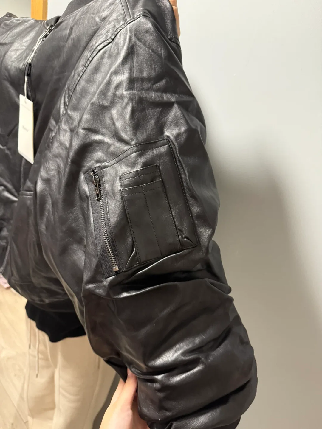 Black Leather Bomber Jacket image indicator(3)