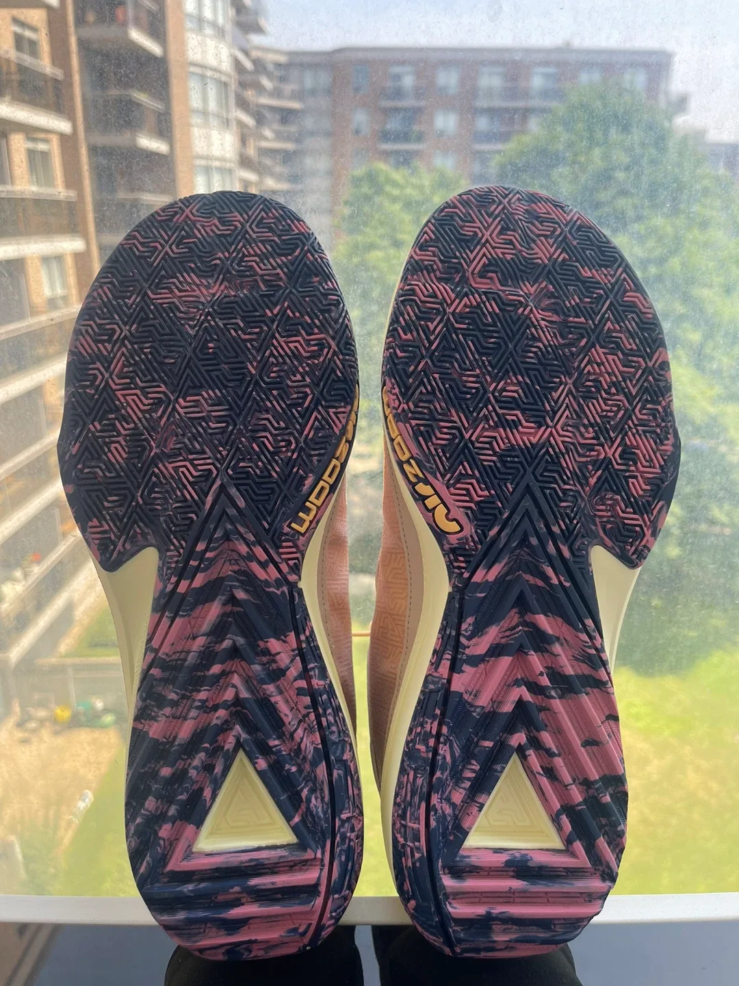 Basketball Shoes image indicator(4)