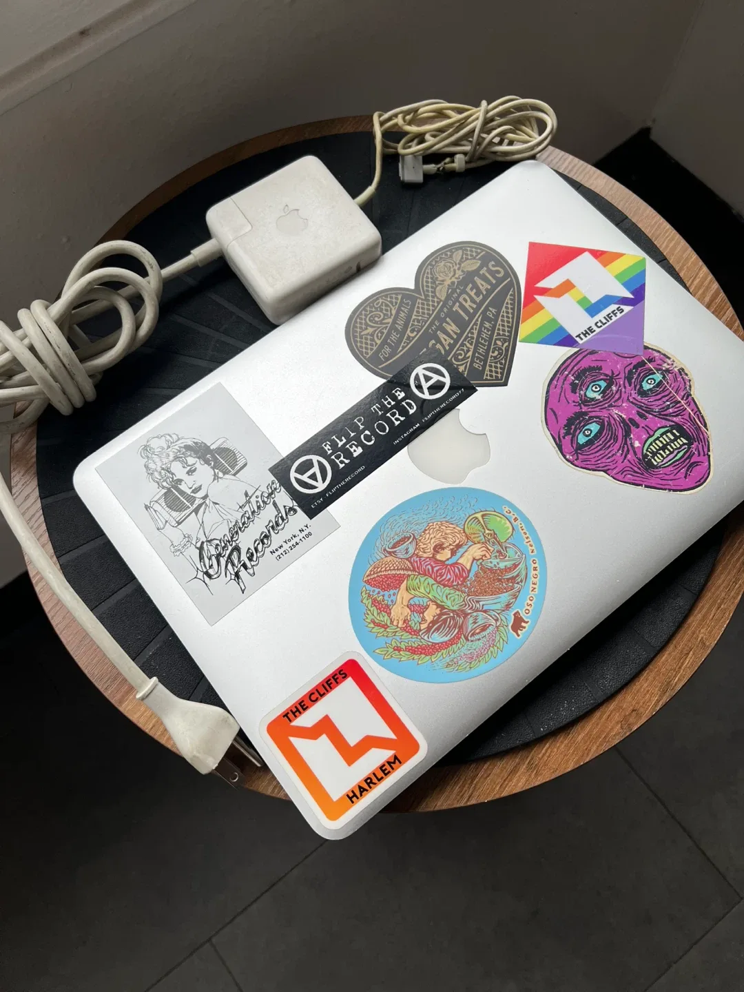 MacBook Pro - Model A1502- MOVING OUT SALE ✈️