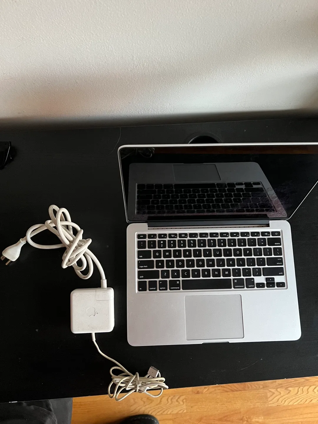 MacBook Pro - Model A1502- MOVING OUT SALE ✈️ image indicator(8)