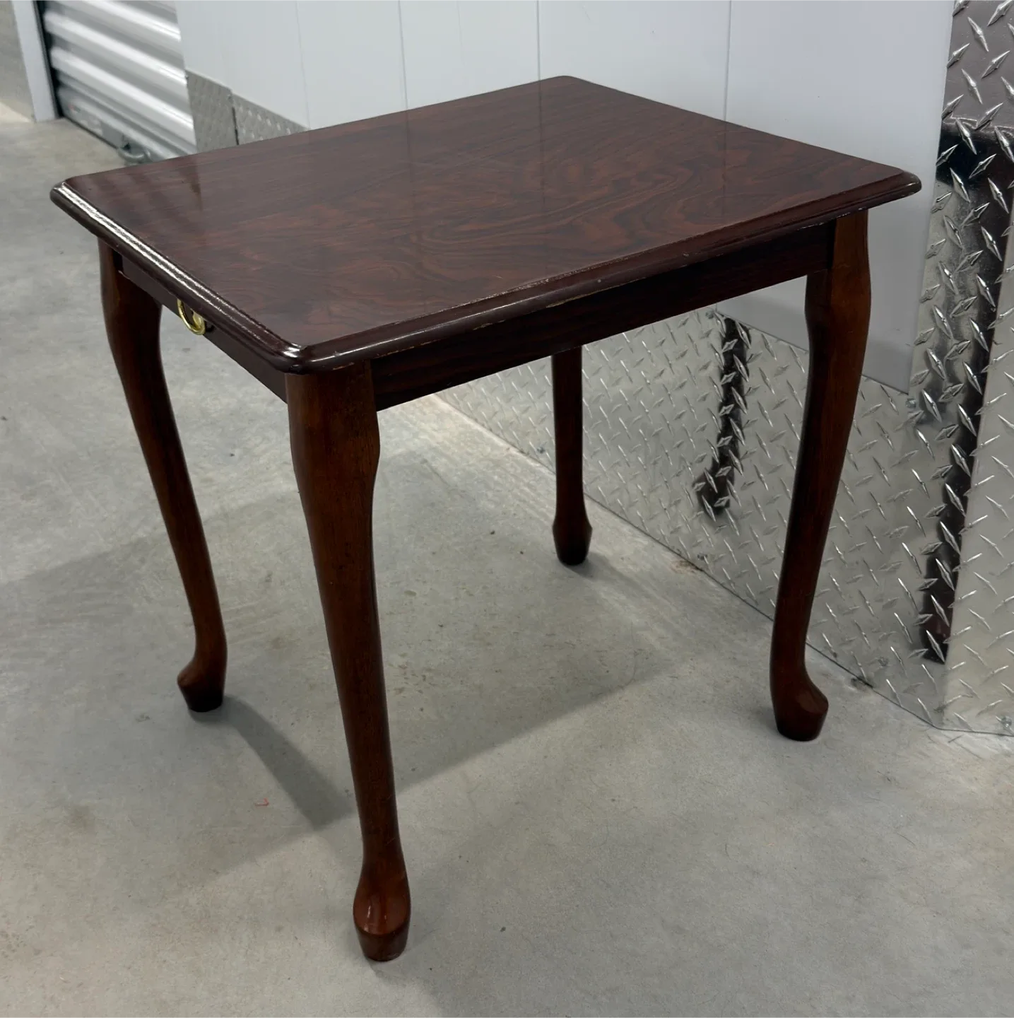 Solid Wood Queen Anne Side Table image indicator(2)