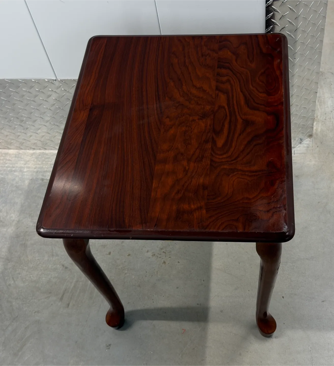 Solid Wood Queen Anne Side Table image indicator(3)